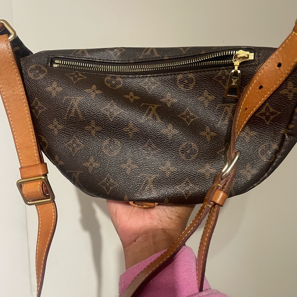 LV BUM BAG